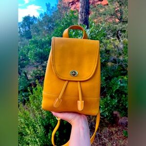 💛 COACH Vintage Yellow Daypack 9960 💛